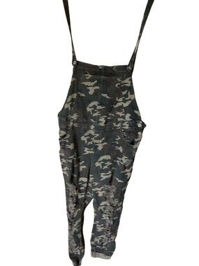Almost Famous Camo Distressed Overalls*Adjustable Straps & Pockets*Sz 20